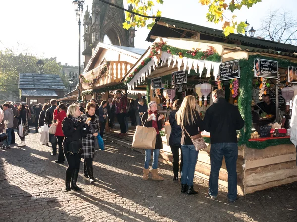Pessoas em Manchester Christmas Market, Inglaterra — Fotografia de Stock