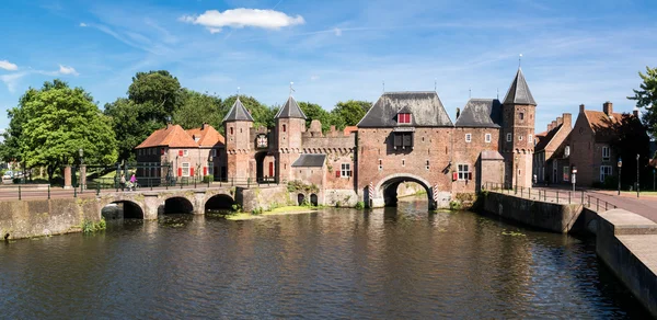 Kent kapısı Koppelpoort Amersfoort, Hollanda