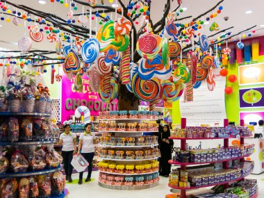 Dubai Mall alışveriş merkezine Şekerci dükkanında