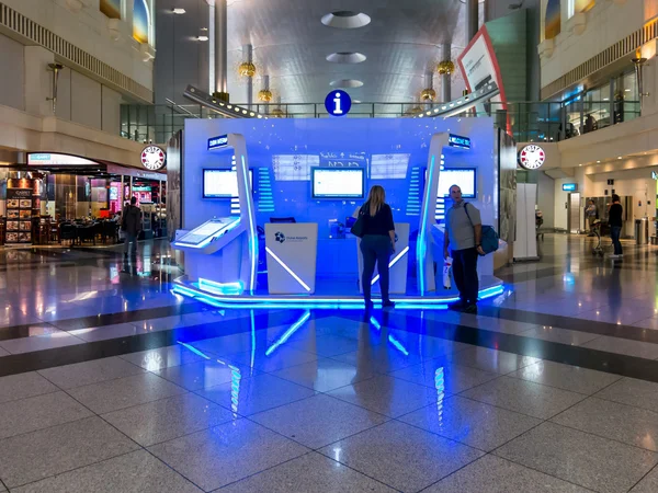 Passenger information at Dubai Inernational Airport — Stock Photo, Image