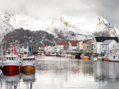 Henningsvaer üzerinde Lofoten Adaları, Norveç