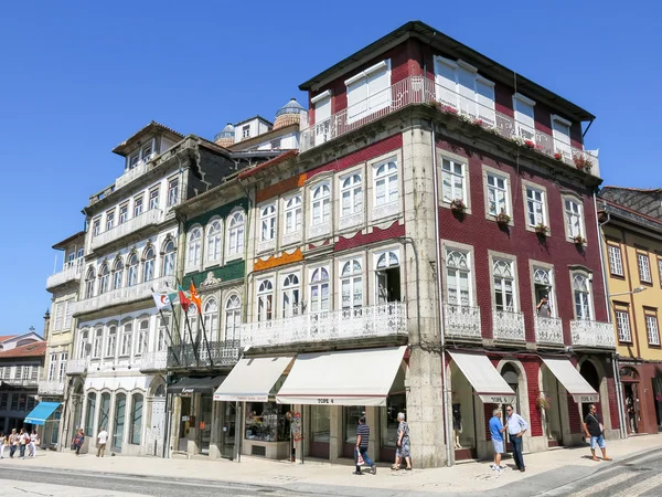 Будинки на Toural площі в Гімарайнш, Португалія — стокове фото