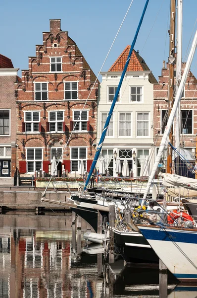 Barcos en Goes city harbor, Países Bajos — Foto de Stock