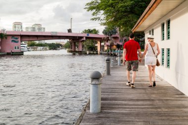Fort Lauderdale, Florida insanlarla Riverwalk