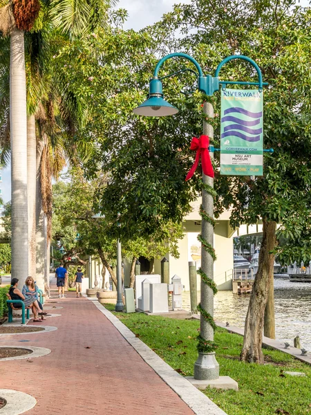 Riverwalk en el centro de Fort Lauderdale, Florida — Foto de Stock