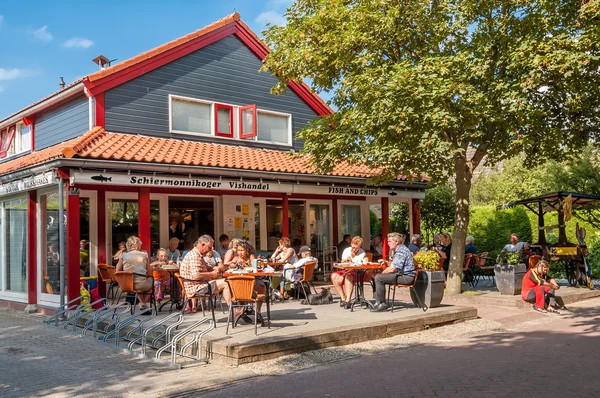 在 Hollum，Ameland，荷兰的海鲜餐厅 — 图库照片