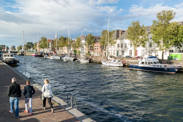 Puerto de Hellevoetsluis en Holanda — Foto de Stock
