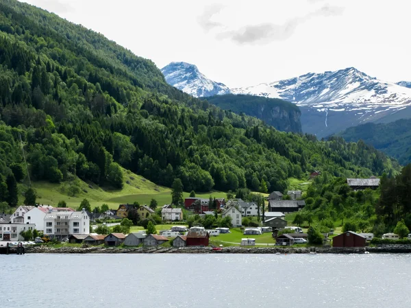 Eidsdal z Norddalfjorden, Norsko — Stock fotografie