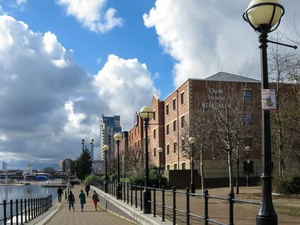 Strandpromenaden i Salford Quays, Manchester — Stockfoto