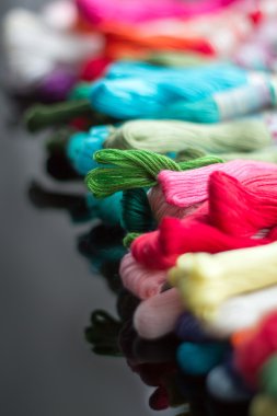 Siyah renkli mouline