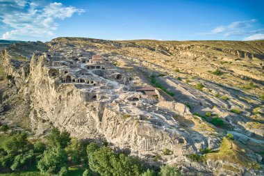 Uplistsikhe eski bir mağara kentidir, Georgianın topraklarındaki ilk şehirlerden biridir. Uplistsikhe, Kura Nehri 'nin sol kıyısındaki Gori şehrinin 12 km doğusundaki bir kayaya oyulmuştur.. 
