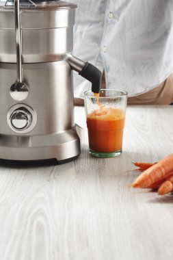taze meyve suyu çelik profesyonel juicer döker