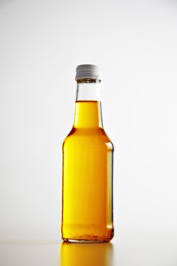 Bira kokteyli ile Craft etiketsiz şişe