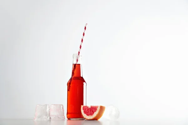 Leckere frische Grapefruit-Limonade — Stockfoto