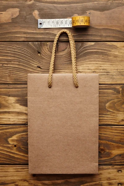 Коричневый мешок для еды из бумаги — стоковое фото