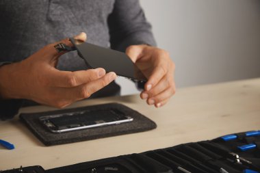 Master yeni perde smartphone için tutar