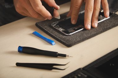 Bilgisayar ve telefon tamirata hizmeti