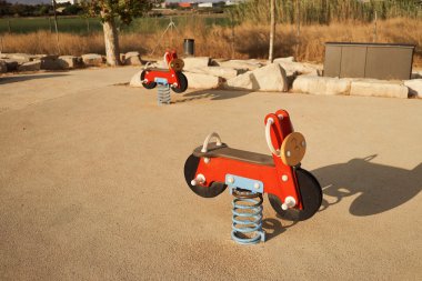 Oyuncak tahterevalli motosiklet