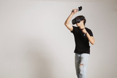 adam oyun golf veya tenis Vr kulaklık 