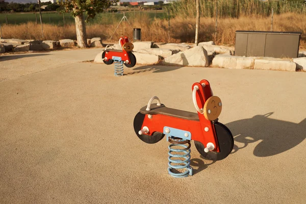 Oyuncak tahterevalli motosiklet