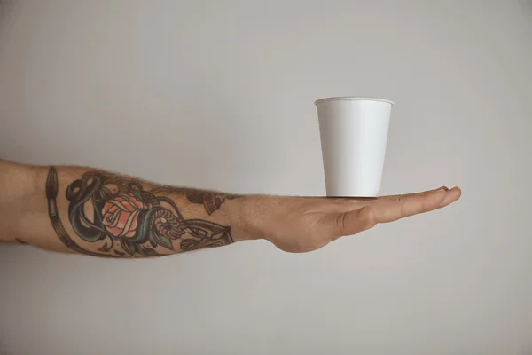 Vidrio de papel en blanco aislado a mano tatuado — Foto de Stock