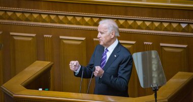 Joe Biden, Ukrayna Parlamentosu 'na yaptığı bir konuşma sırasında Birleşik Devletler Başkan Yardımcısı olarak görev yaptı. KYIV, UKRAINE, 08 ARALIK 2015.