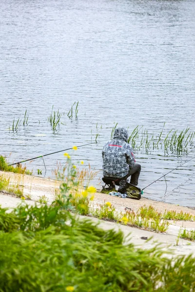 Pêche Comme Passe Temps Homme Pêchant Avec Une Canne Pêche — Photo