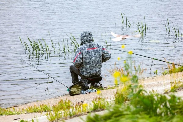 Pêche Comme Passe Temps Homme Pêchant Avec Une Canne Pêche — Photo