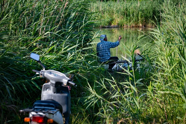 Pêche Comme Passe Temps Homme Pêchant Avec Une Canne Pêche — Photo