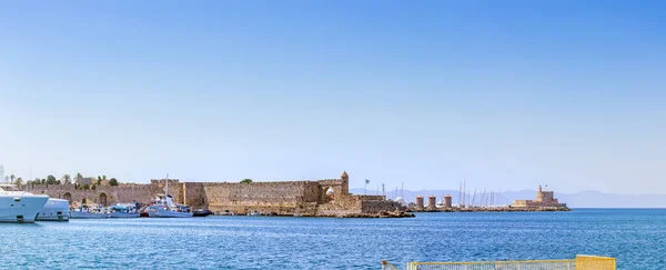 Panoramiczny Widok Port Mandraki Przystań Miejscu Kolos Rodos Jachty Cumownicze — Zdjęcie stockowe