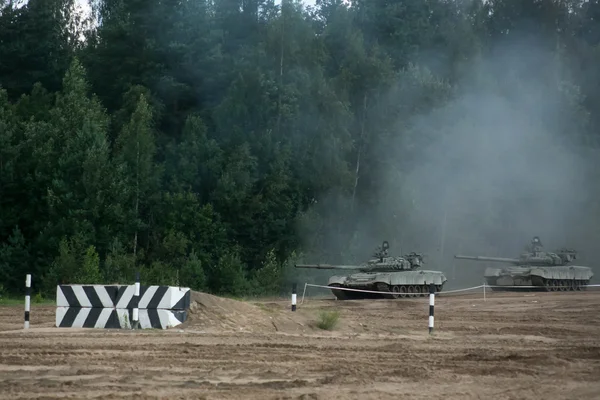 Alanında Rus tankları