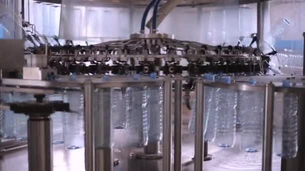 Producción de agua potable y bebidas — Vídeos de Stock