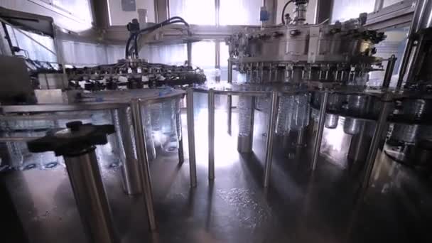 Producción de agua potable y bebidas — Vídeo de stock