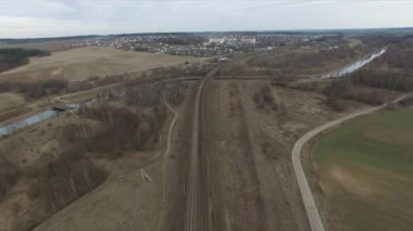 Railway.surrounding kırsal üzerinde uçan