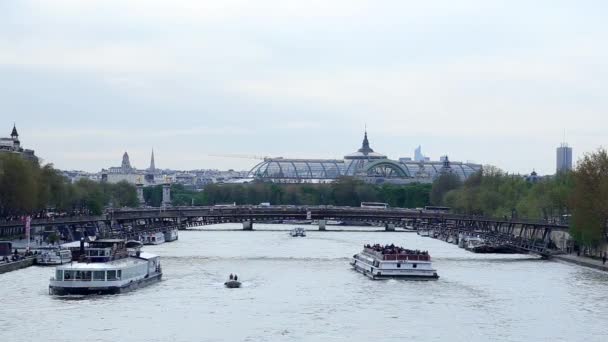 Vista pitoresca do Sena Remblai em Paris — Vídeo de Stock