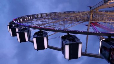 Roue çekim de paris Paris'te ipucu alttan
