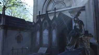 Paris'te Pere Lachaise Anıtı