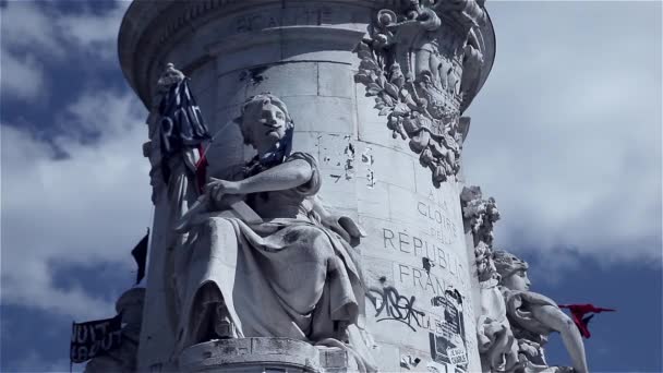 Monumentet en la Republique i Paris — Stockvideo