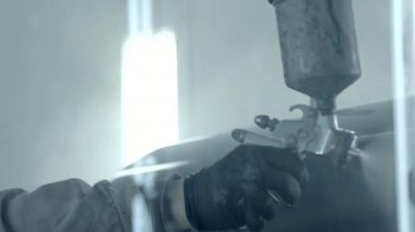 Ağır çekimde sprey boya