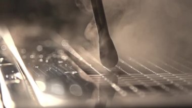 Ağır çekimde kahve makinesinden Buhar