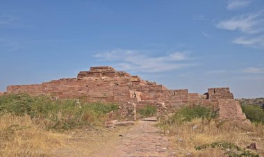 Mandore Kalesi harabeleri Jodhpur Rajasthan Hindistan