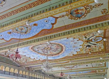 Amba Vilas Sarayı 'nın tavan duvar resmi tasarımı Mysore Karnataka