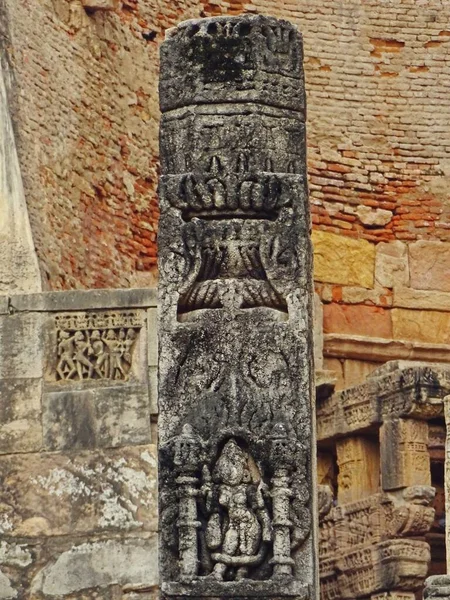 在古吉拉特的Rani Vav 女王的后井 进行雕刻 — 图库照片