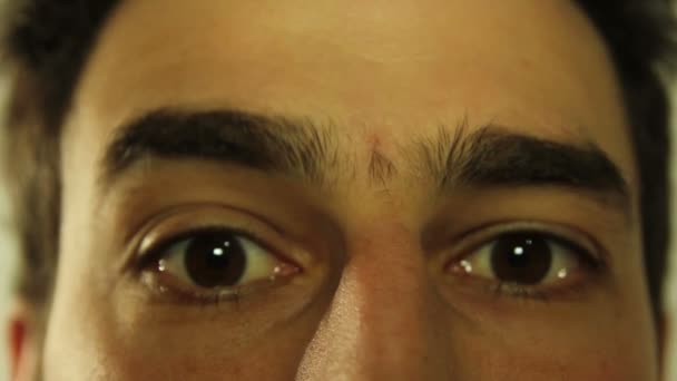 Surpreendido Mans Face Close up — Vídeo de Stock