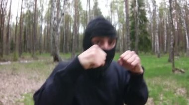 Ninja adam saldırı kamera Güz aşağı