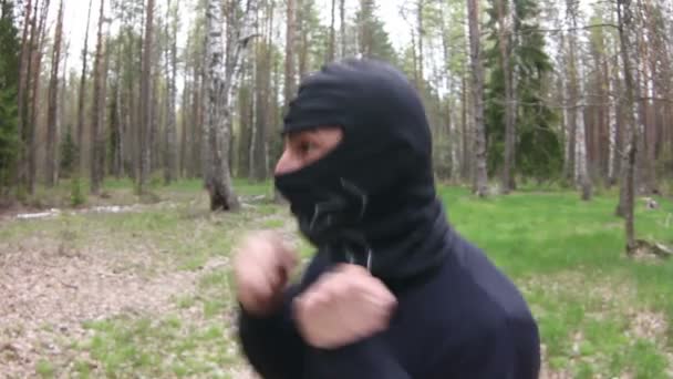 Ninja uomo lotta e scappare — Video Stock