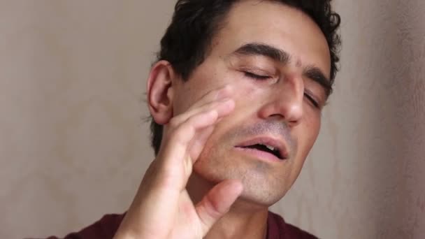 Man Suffering From Pain Hard Breathing — Stock Video