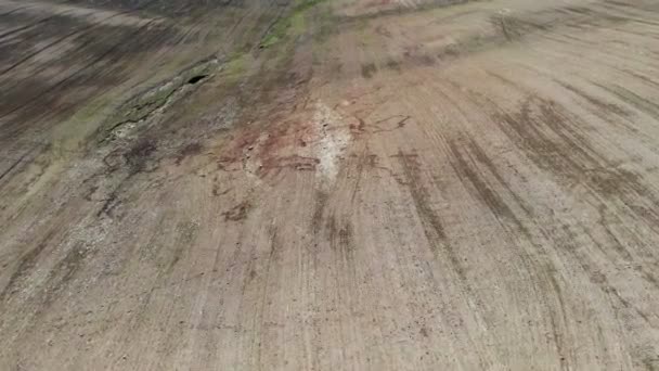 Volando sobre tierra firme del desierto, calado, desastre mundial de la naturaleza, tiro aéreo del dron — Vídeos de Stock