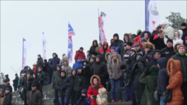 Multitud de personas en la carrera deportiva — Vídeo de stock