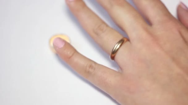 Posponer el divorcio anillo de boda — Vídeos de Stock